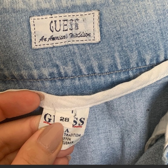 Vintage Guess light wash denim mini skirt size 28 - Picture 4 of 5
